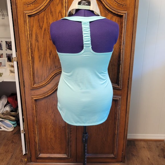 Be Inspired woman's turquoise racerback stretchy tank top size: M - Picture 4 of 8
